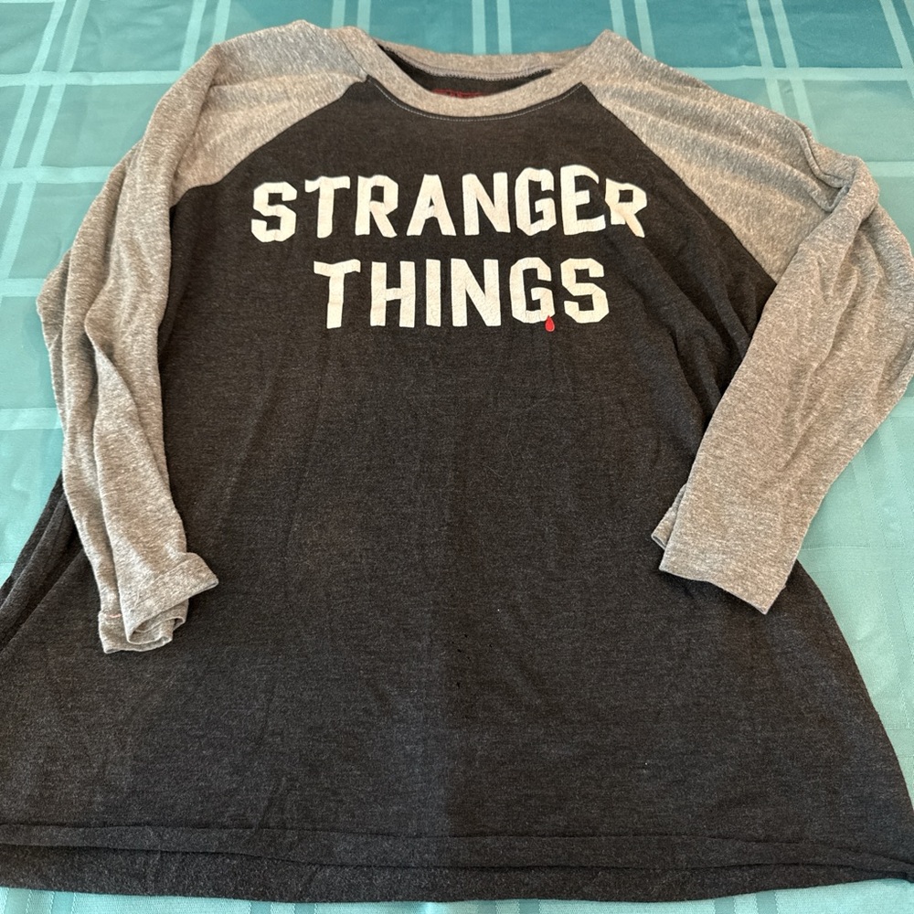 Stranger Things Women's Long Sleeve Tee - Black and Gray